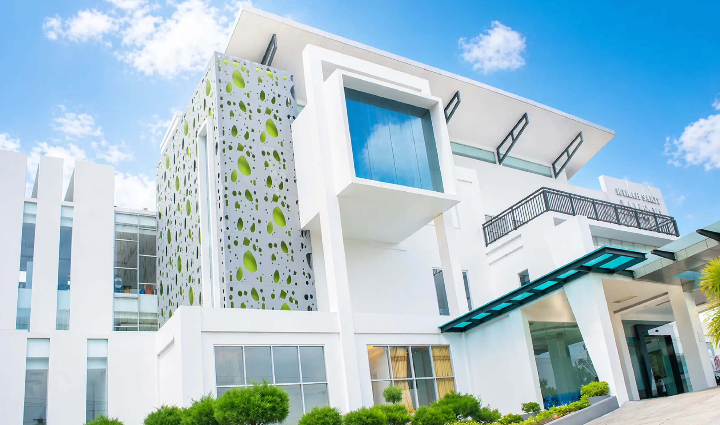 Rumah Sakit Umum Daerah Meuraxa Banda Aceh menggunakan mesin antrian dari alatantrian.com