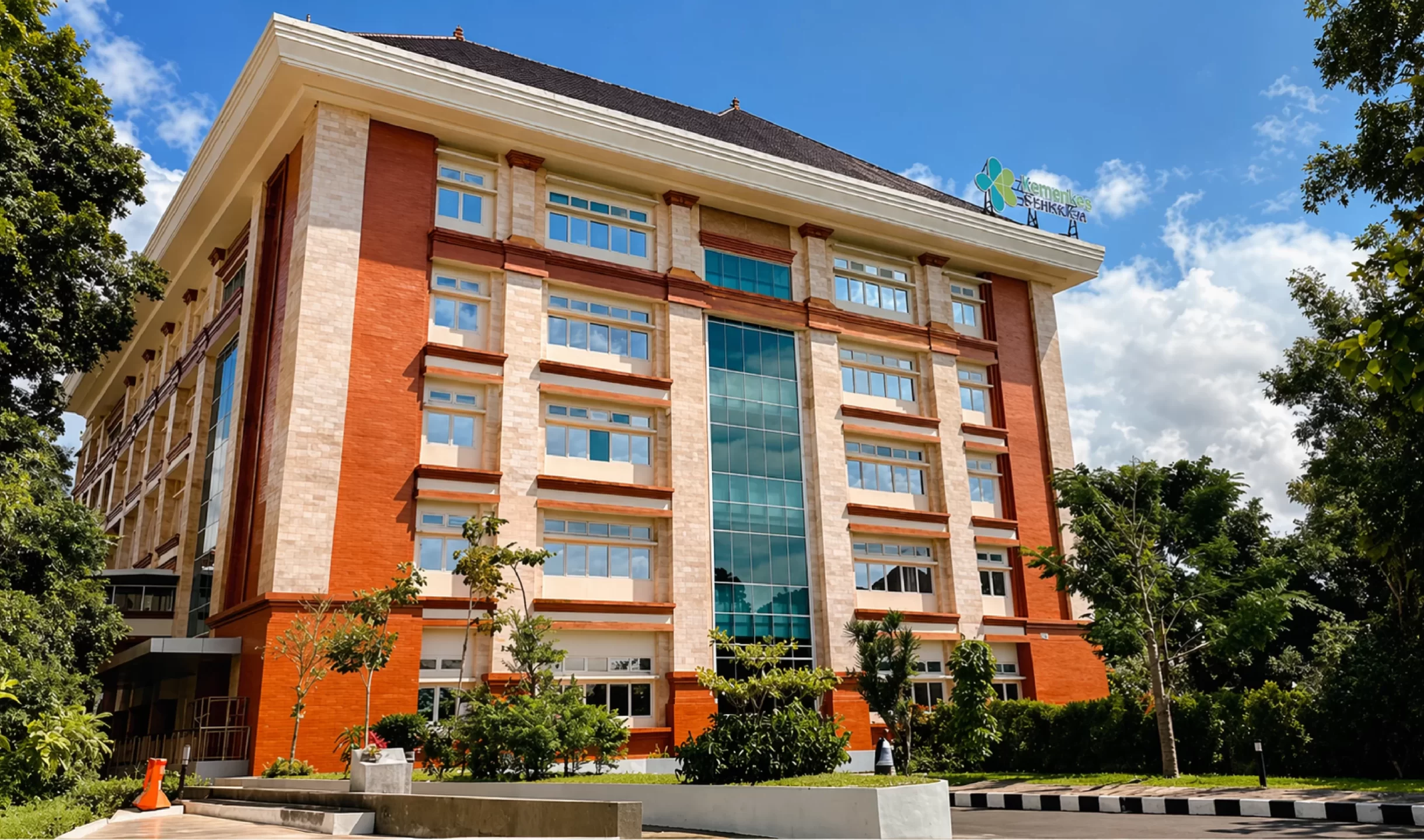 Rumah Sakit Umum Pusat Ngoerah Bali menggunakan mesin antrian dari alatantrian.com